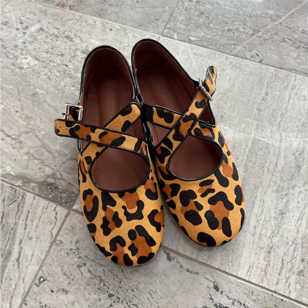 Tony Bianco Matilda Leopard Pony Flats size 9